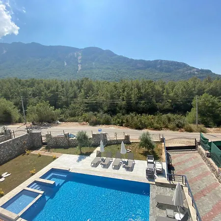 Desen2”oludenizde 4+1 Mustakil Havuzlu Fethiye