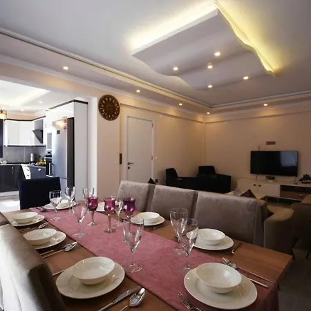 Desen2”oludenizde 4+1 Mustakil Havuzlu Villa